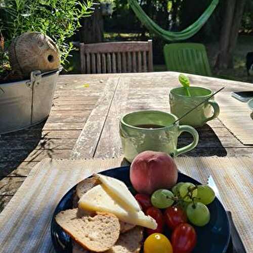 Petit-déjeuner au soleil – 1 – Mon Petit Grain de Sable