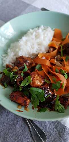 Wok de poulet, sa marinade, ses légumes sautés et son riz Basmati.