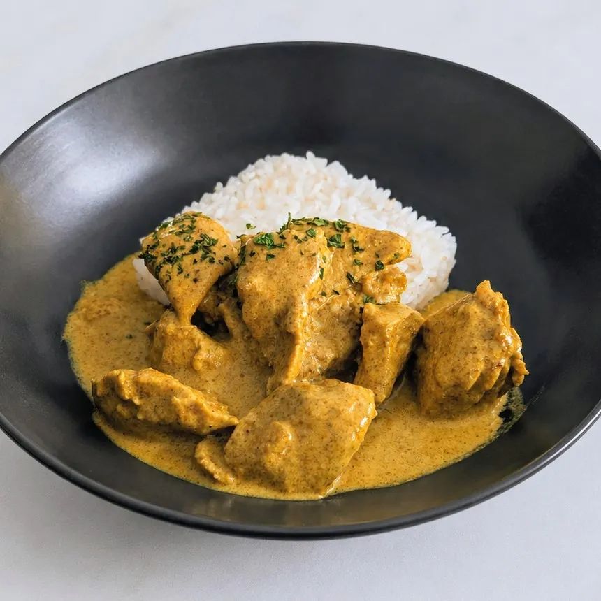 Recette poulet au curry et lait de coco : un classique version express