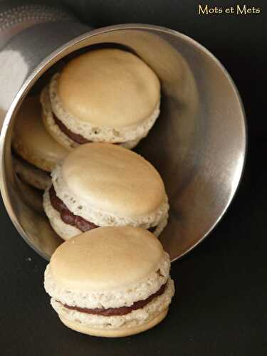 Merveilleux macarons au chocolat!