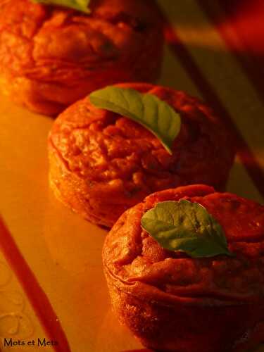 Muffins tomates-basilic, coeur de chèvre fondant