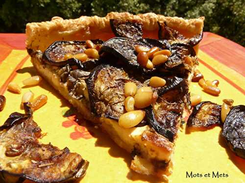 Tarte fine aux aubergines et aux pignons