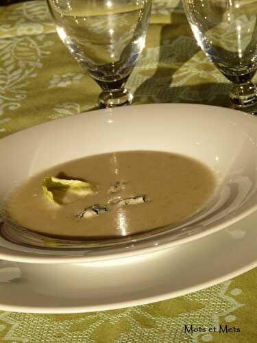 Velouté d'endives au roquefort