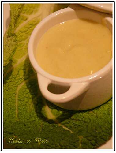 Velouté de chou vert, moutarde à l'ancienne