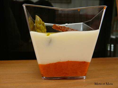 Verrine de panna cotta au brebis sur mousse de poivron, son asperge et sa tomate confite