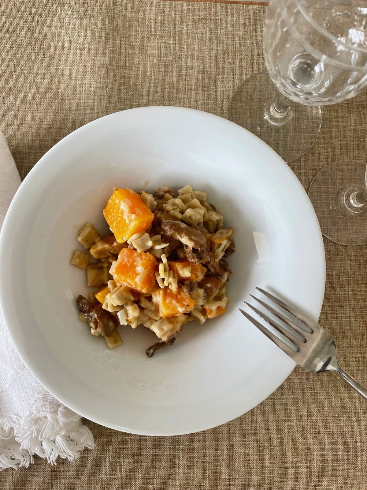Comme un risotto : Crozets et potimarron, vieux Comté et cèpes.
