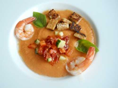 Gaspacho aux crevettes, croutons au miel