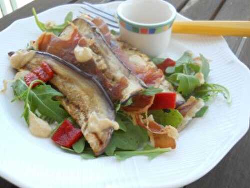 Salade à l’aubergine grillée, vinaigrette d’houmous | Mumukouski