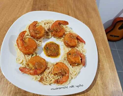 Crevettes à la sauce tomate et vermicelles pochées au beurre!