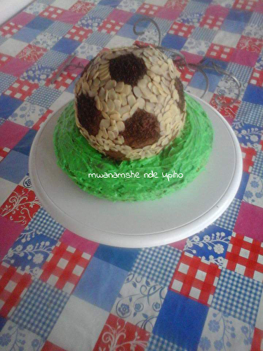 Gâteau ballon de foot choco amandes