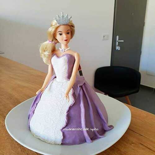 Gâteau barbie princesse violet blanc