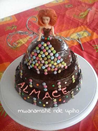 Gateau barbie rousse et smarties