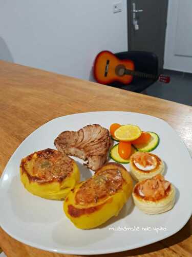 Pommes de terre farcies, filet de daurade citronné et vol au vent au saumon