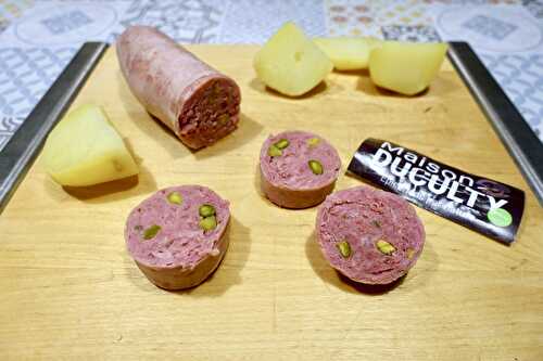 Saucisson à cuire pistaché