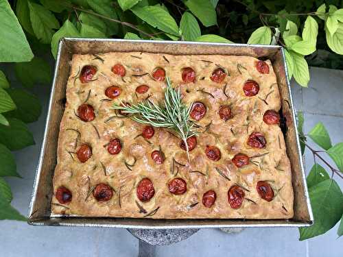 Focaccia tomates et romarin