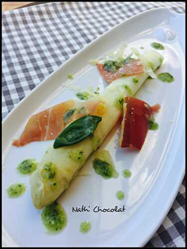 Asperges, basilic, parmesan et jambon cru