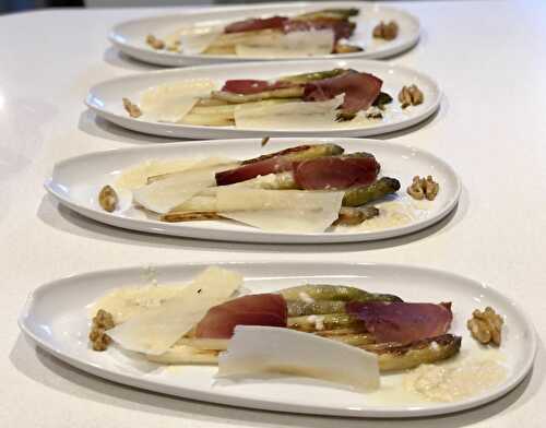 Asperges blanches chaudes, parmesan et speck