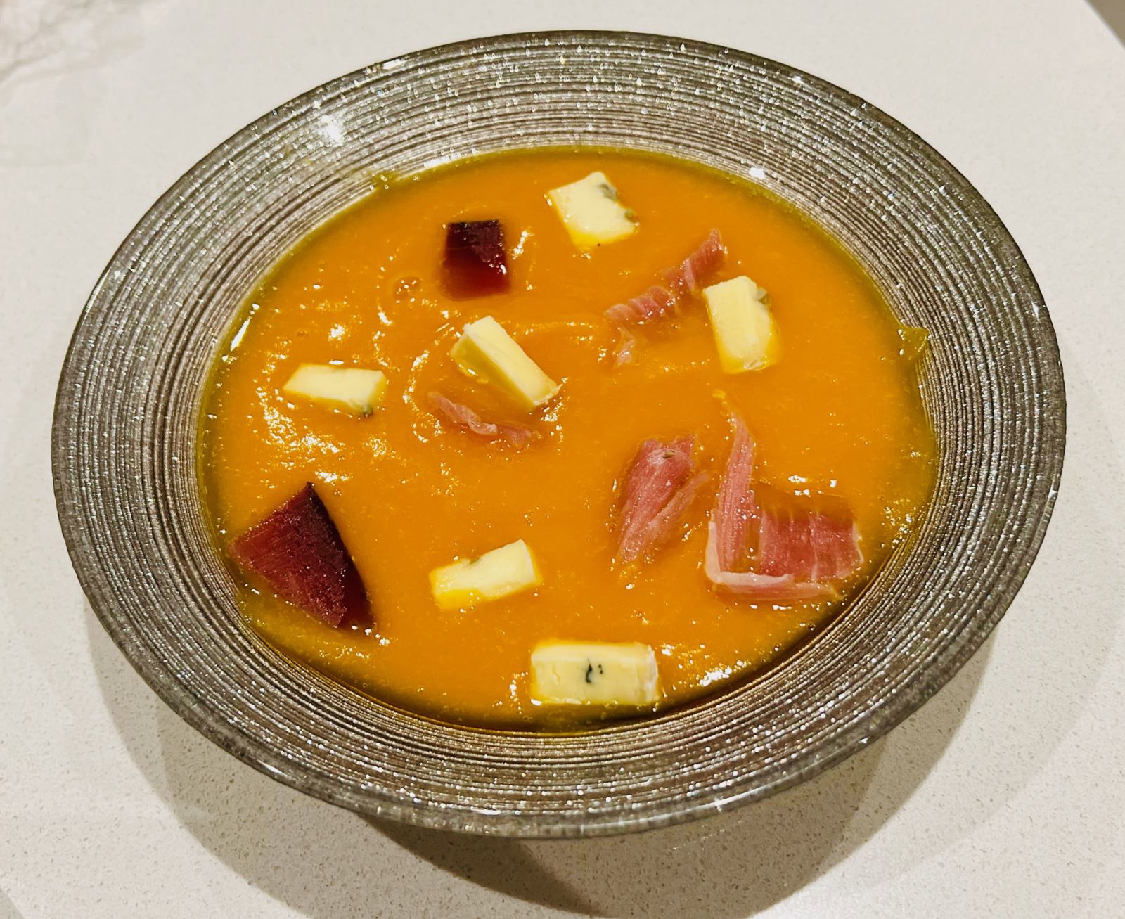 Velouté potimarron, Bleu de Bavierola et speck