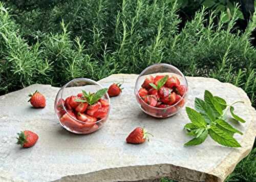 Salade de fraises,  citron et menthe
