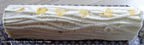 Bûche bavaroise poires et coeur crémeux au caramel