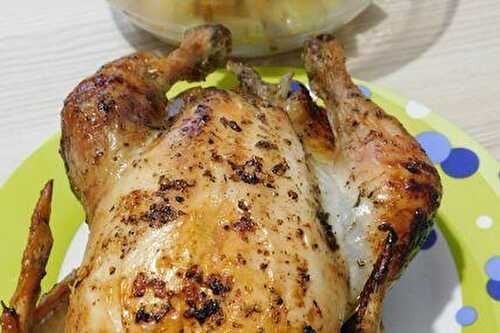 Poulet mariné cuit à la broche et ses pommes de terre