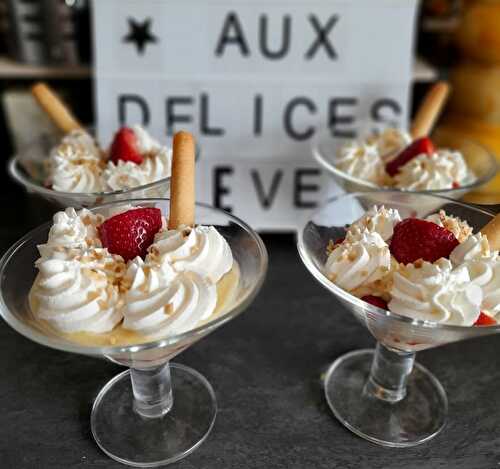 Coupes de fraises crème pâtissière et chantilly