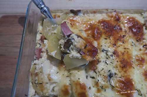 Gratin de pommes de terre, jambon et champignons et Cantal