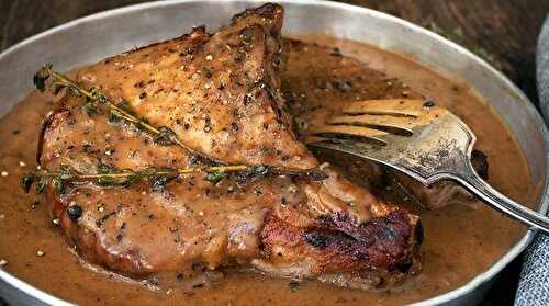 Côtes de porc à la sauce au poivre