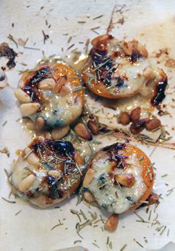 Bouchées d’abricot à la fourme d’Ambert