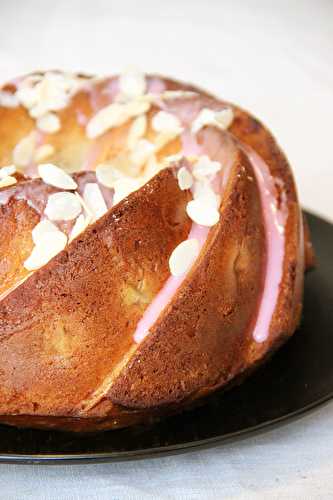 Bundt cake cerises amandes