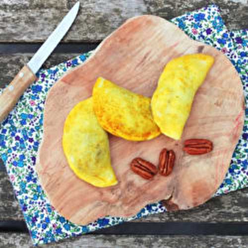 Chaussons à l'endive, noix et roquefort