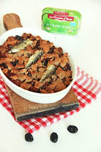 Crumble d’aubergines, sardinettes et olives noires