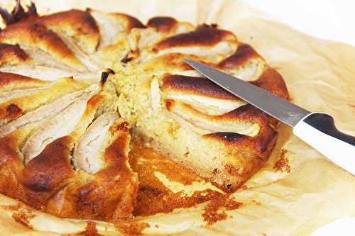 Gâteau à l’huile d’olive, yaourt, miel et poire