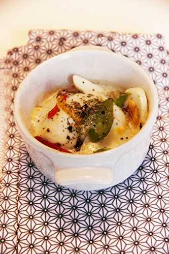 Mini cocottes de gratin de tomates, mozzarella et oeufs durs