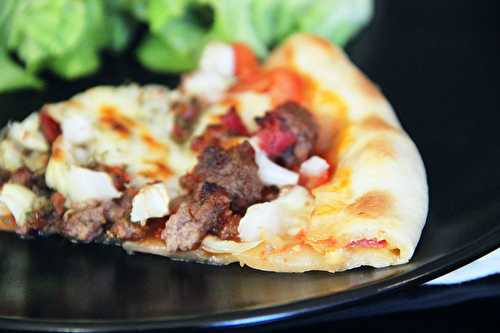 Pizza barbecue cheesy salami crust