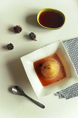 Poires au sirop en panna cotta à la vanille