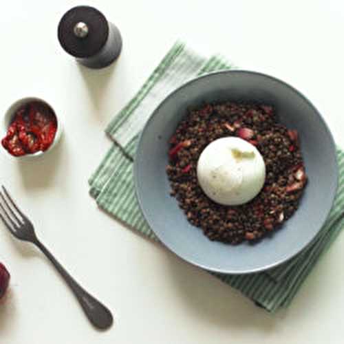 Salade de lentilles à la burrata et tomates séchées