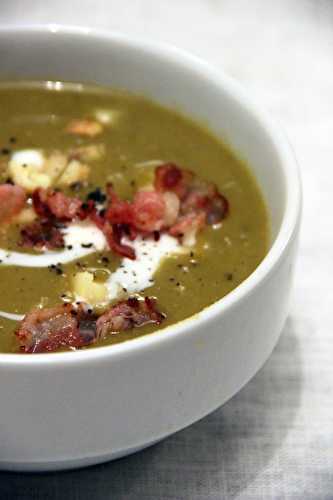 Soupe de pois cassés au Vieux-Lille et lard fumé