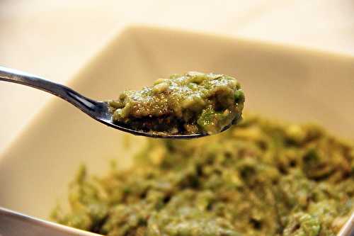 Toasts au guacamole marocain et œuf au plat