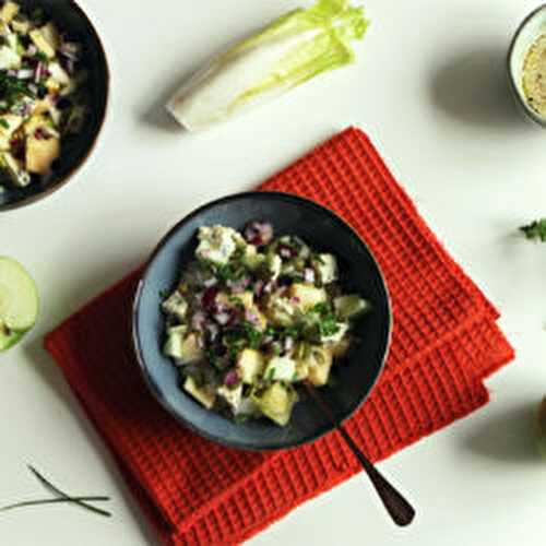 Salade d'endives aux pommes, roquefort et graines de courge