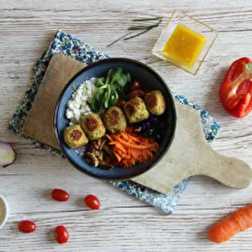 Salade de falafels et chou rouge à la feta