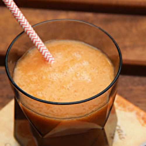 Jus d'orange, pêche et fraises