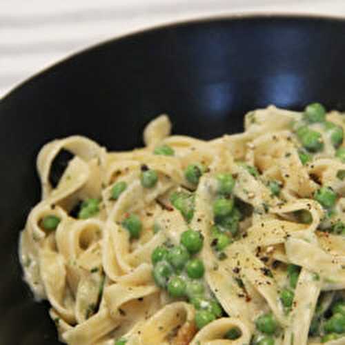 One pan pasta à la vache qui rit et petit pois