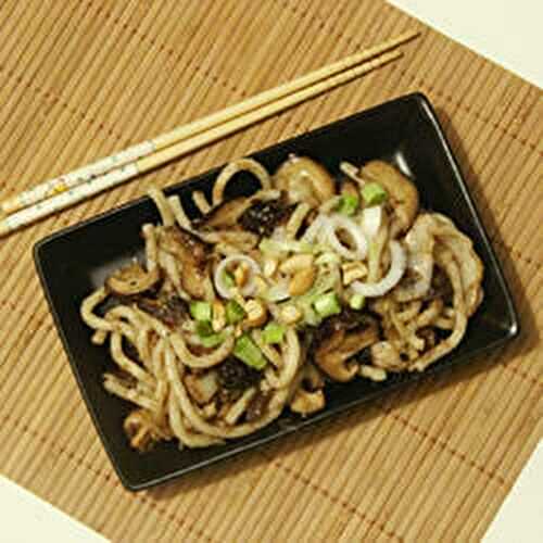 Nouilles udon épicées aux shiitake et noix de cajou