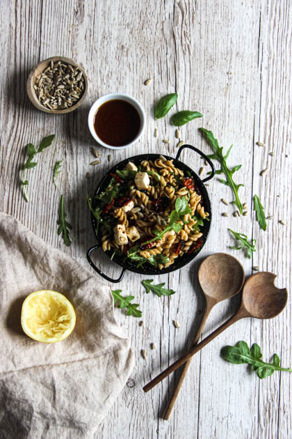 Salade de pâtes au pesto rouge
