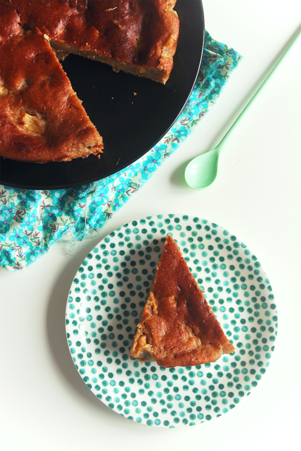 Gâteau aux fruits et sirop de rhum