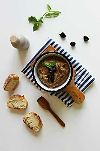 Houmous aux olives et basilic