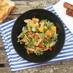 Salade de concombre, olives, feta et melon