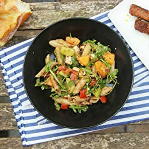 Salade de concombre, olives, feta et melon