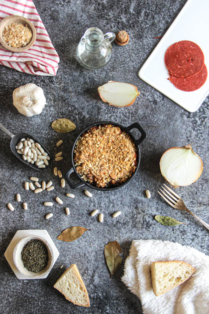 Gratin de haricots blancs, chorizo et cacahuètes